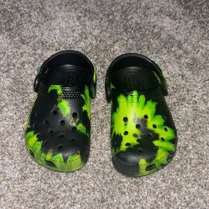 Crocs 
Toddler Size 6
Green and Black